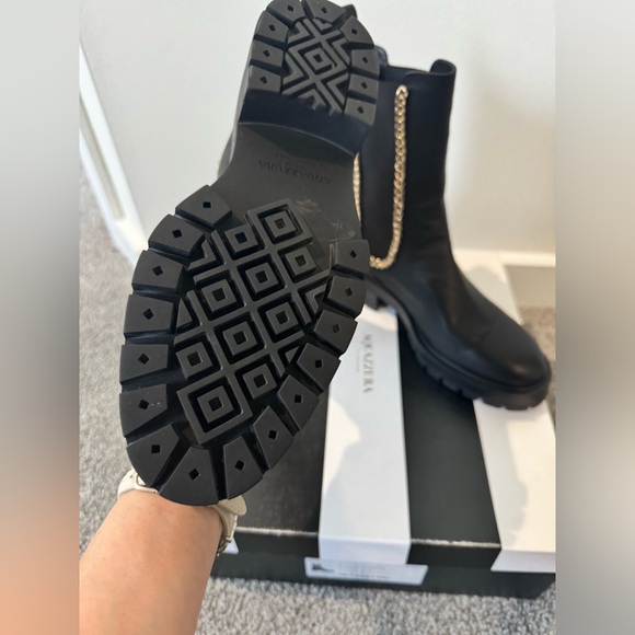 Mint condition, worn once. - Picture 3 of 4